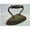 Image 3 : Antique Solid Flat Iron and Vintage Sad Iron