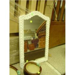 WHITE MIRROR