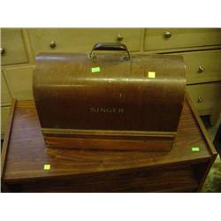 SINGER SEWING MACHINE