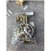 Image 6 : LOT OF ASSORTED FASHION JEWELRY