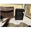 Image 1 : LOT OF 9 ANTIQUE CAMERAS AND A LEVEL