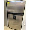 Image 1 : WHIRLPOOL STAINLESS STEEL FRIDGE WITH WATER