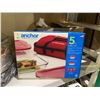 Image 4 : SHELF LOT INCLUDING; NUWAVE INFRARED OVEN, ANCHOR COOKWARE, RUBBERMAID CONTAINERS AND MORE