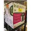 Image 2 : INSTANT POT DUO SV MULTI USE PRESSURE COOKER