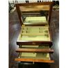 Image 2 : JEWELRY BOX