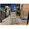 Image 2 : 2 SIDED ROLLING CLOTHING RACK