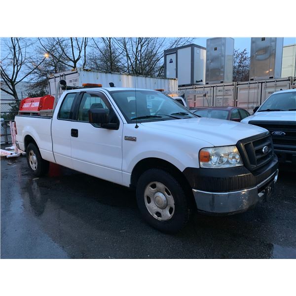 *R* 2008 FORD F-150 XL TRITON 4DR PU, WHITE, VIN 1FTRX12WX8FA47958