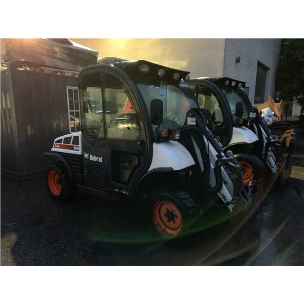 *R* 2012 BOBCAT MODEL 5610, DIESEL, 4X4, RTV LOADER WHITE VIN APFB11211