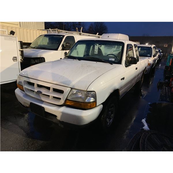 *R* 2000 FORD RANGER XLT, 4DR EXT CAB P/U, WHITE, VIN 1FTYR14U5YPA13731