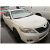 Image 2 : *R* *TOW* 2011 TOYOTA CAMRY, 4DR SEDAN, WHITE, VIN 4T1BB3EK0BU126283,