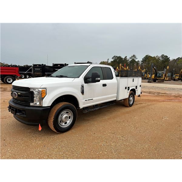 2017 FORD F350 XL Service / Mechanic Truck