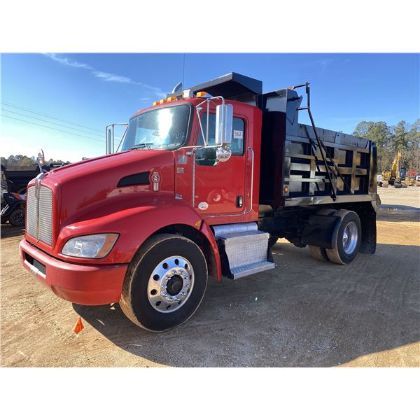 2013 KENWORTH T370 Dump Truck