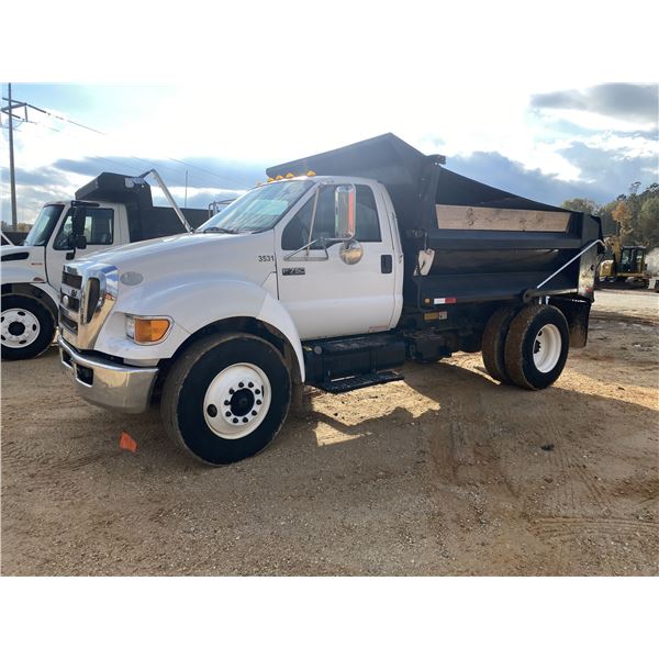 2009 FORD F750 XL Dump Truck