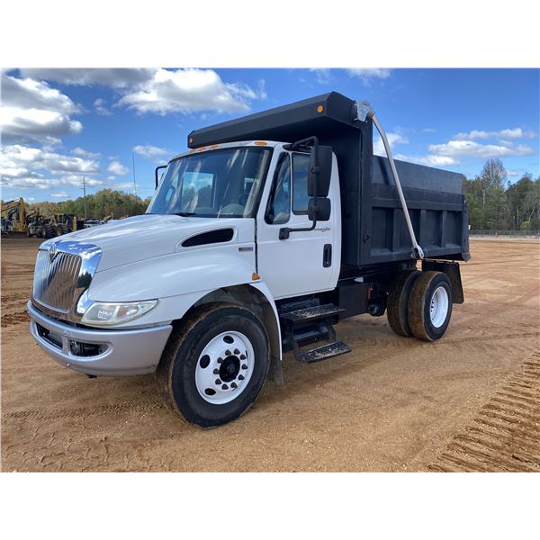 2013 INTERNATIONAL DURASTAR 4300 Dump Truck