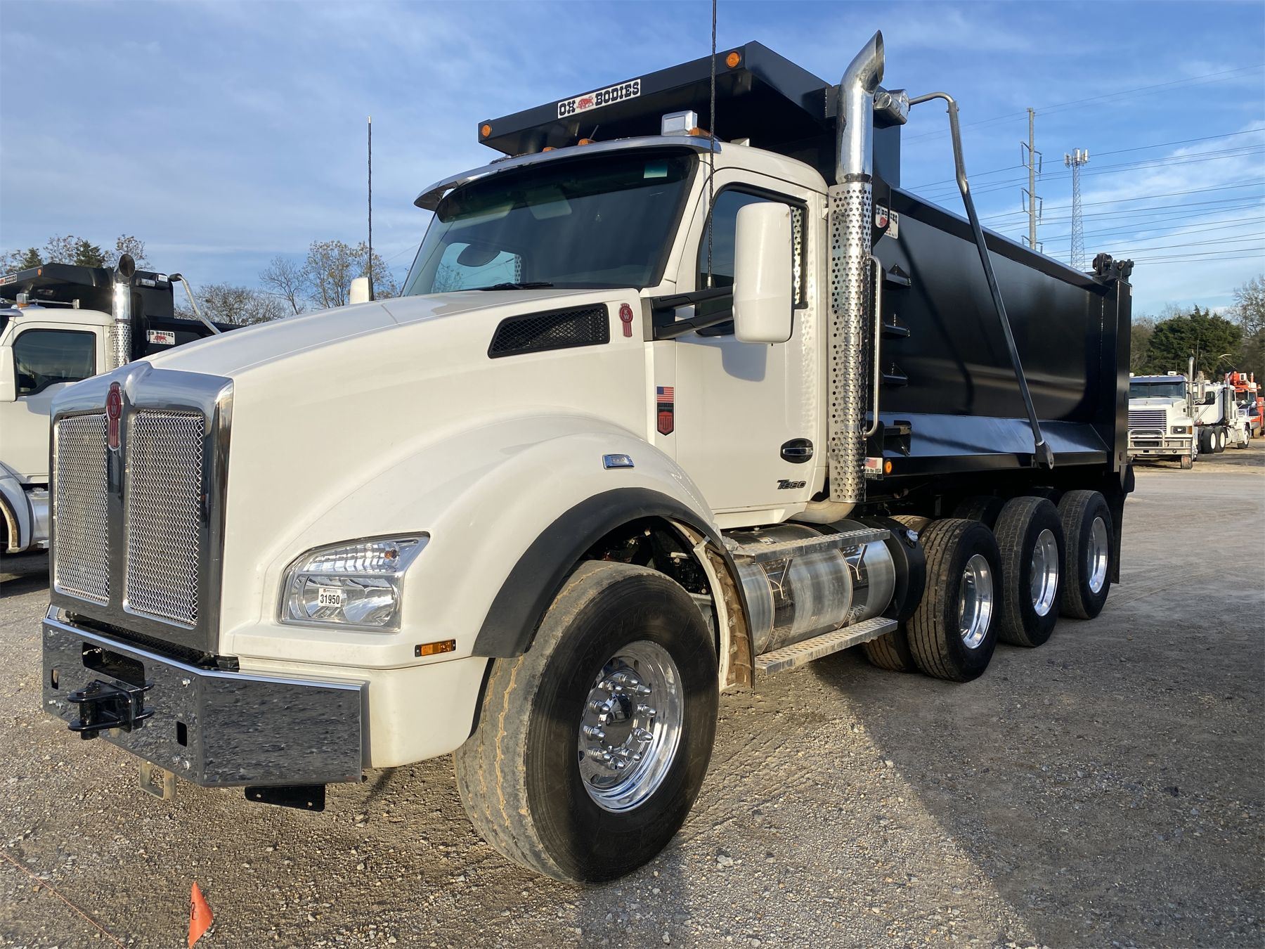 2023-kenworth-t880-dump-truck-test-site