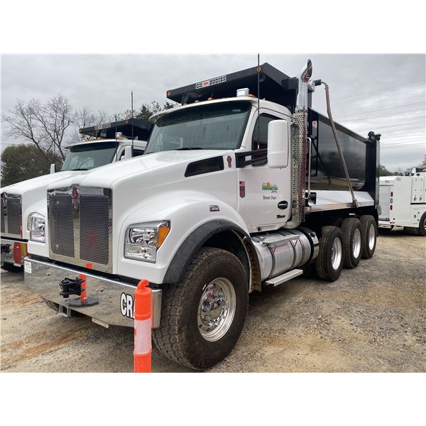 2023 KENWORTH T880S Dump Truck