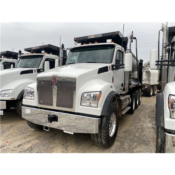 2023 KENWORTH T880S Dump Truck