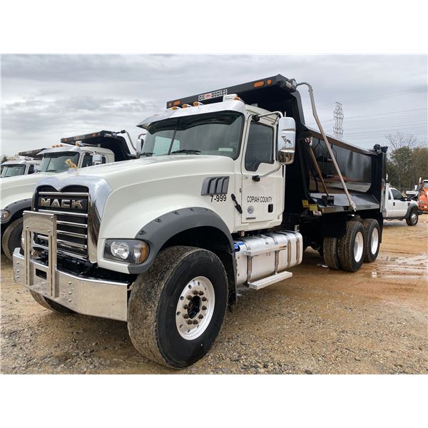 2022 MACK GR64F Dump Truck
