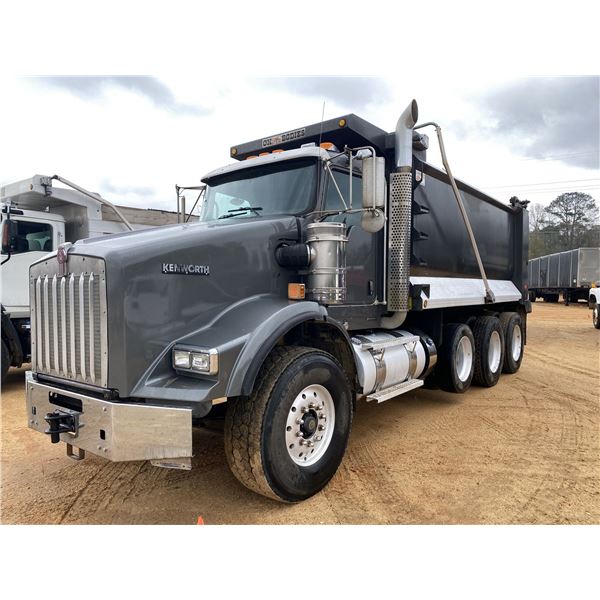 2016 KENWORTH T800 Dump Truck