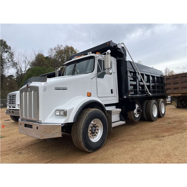 2003 KENWORTH T800 Dump Truck