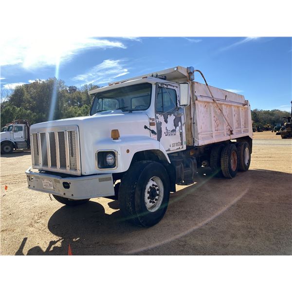 2000 INTERNATIONAL 2674 Dump Truck