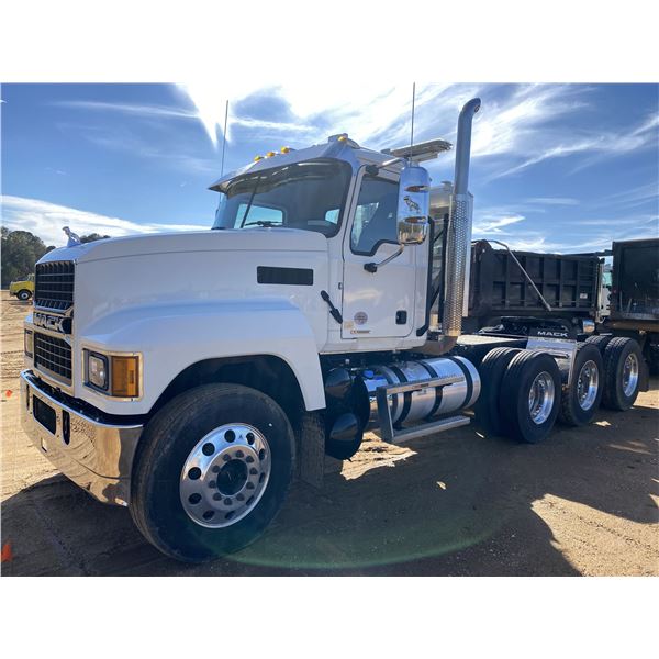 2021 MACK PI64T Day Cab Truck
