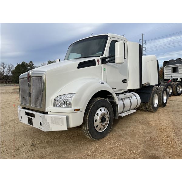 2019 KENWORTH T880 Day Cab Truck