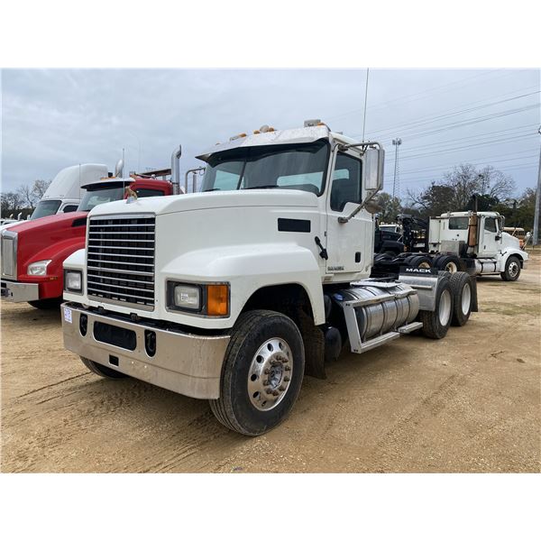 2018 MACK CHU613 Day Cab Truck