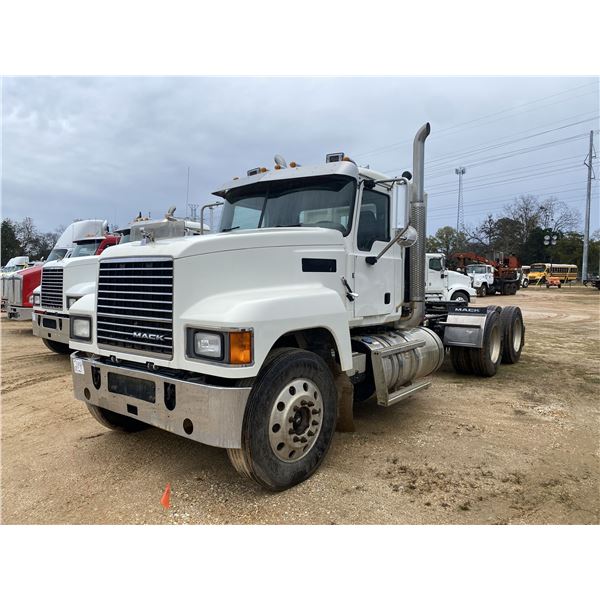 2017 MACK CHU613 Day Cab Truck