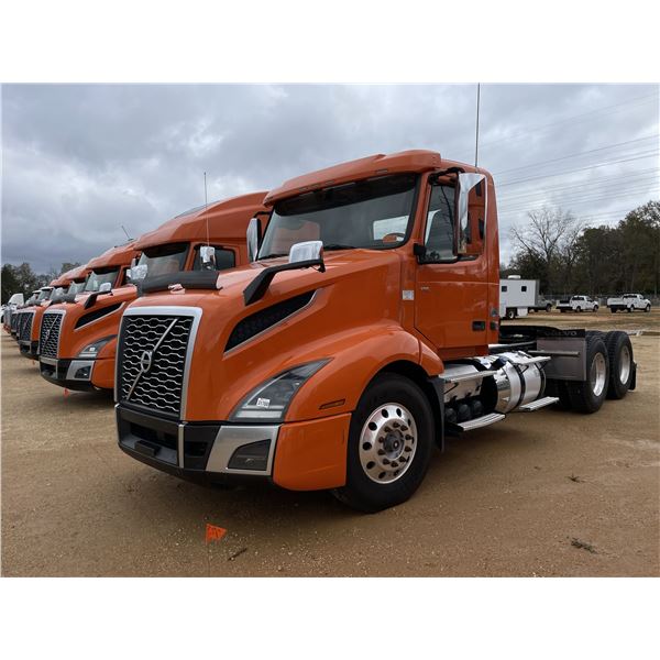 2019 VOLVO VNL Day Cab Truck