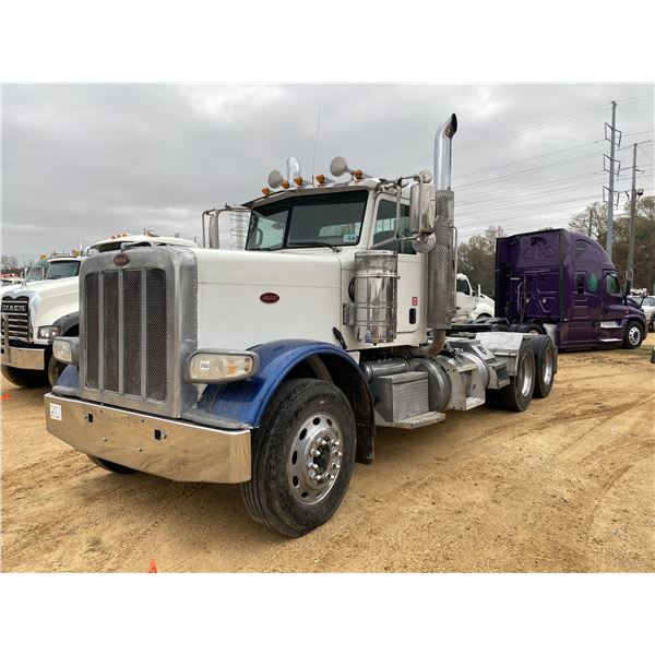 2015 PETERBILT 389 Day Cab Truck