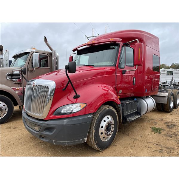 2017 INTERNATIONAL PROSTAR + 122 Sleeper Truck
