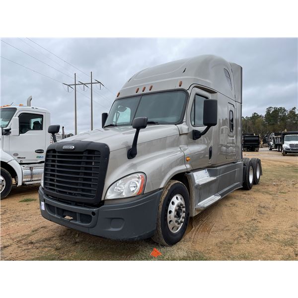 2018 FREIGHTLINER CASCADIA Sleeper Truck