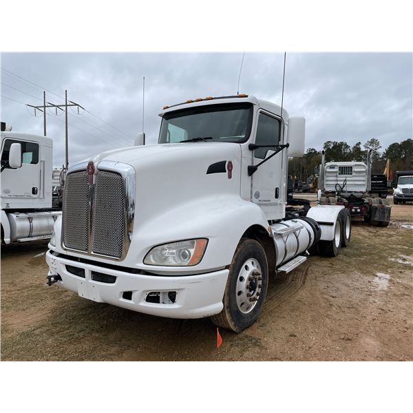 2014 KENWORTH T660 Day Cab Truck