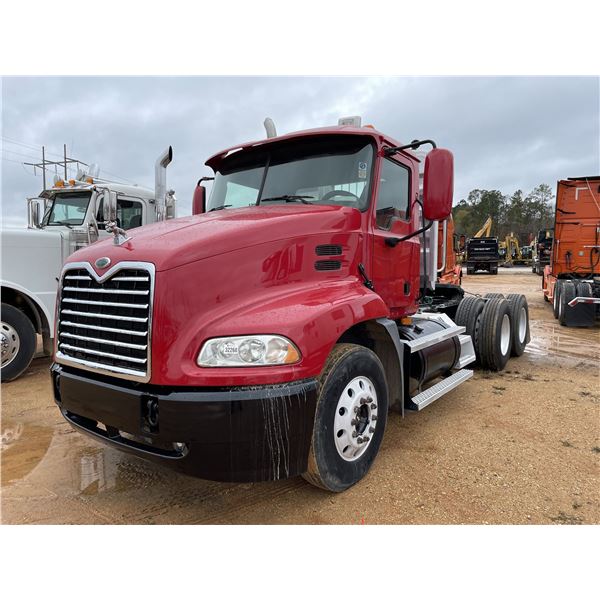 2007 MACK CXN613 Day Cab Truck