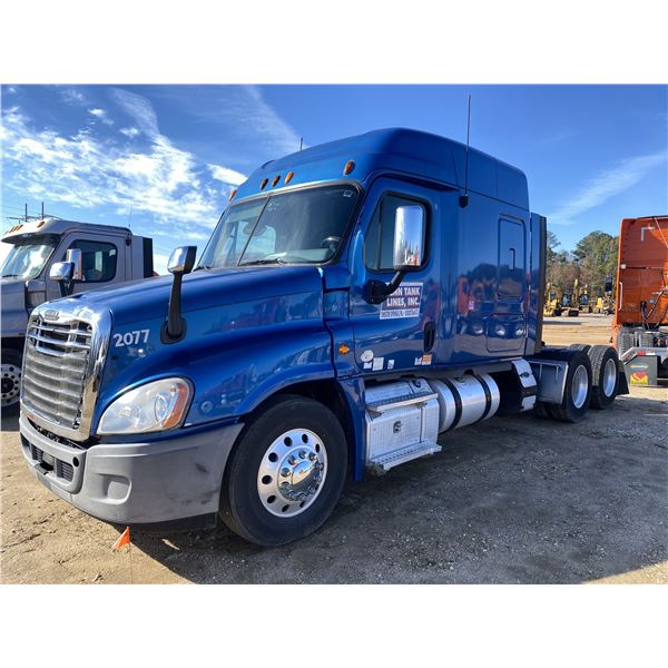 2013 FREIGHTLINER  Sleeper Truck