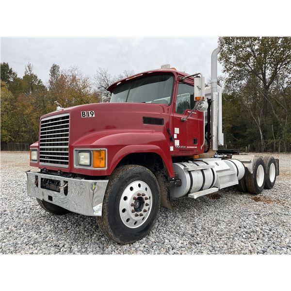 2008 MACK GU713 Day Cab Truck