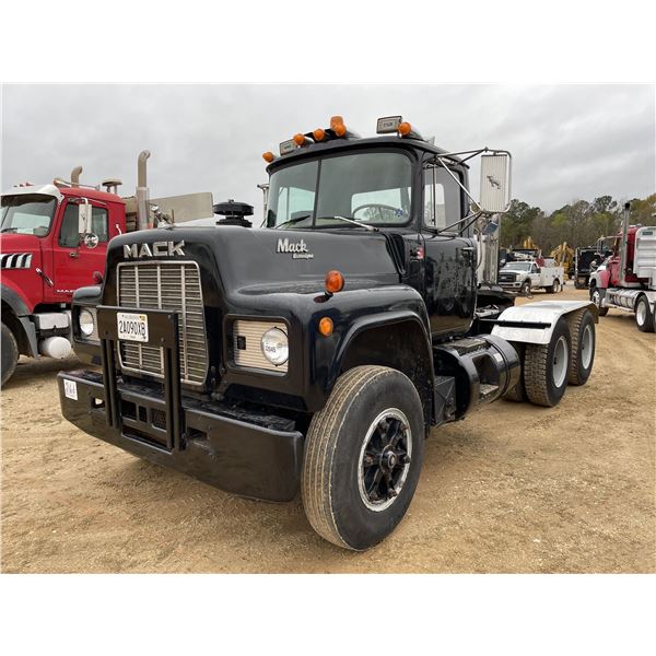 1984 MACK R686ST Day Cab Truck