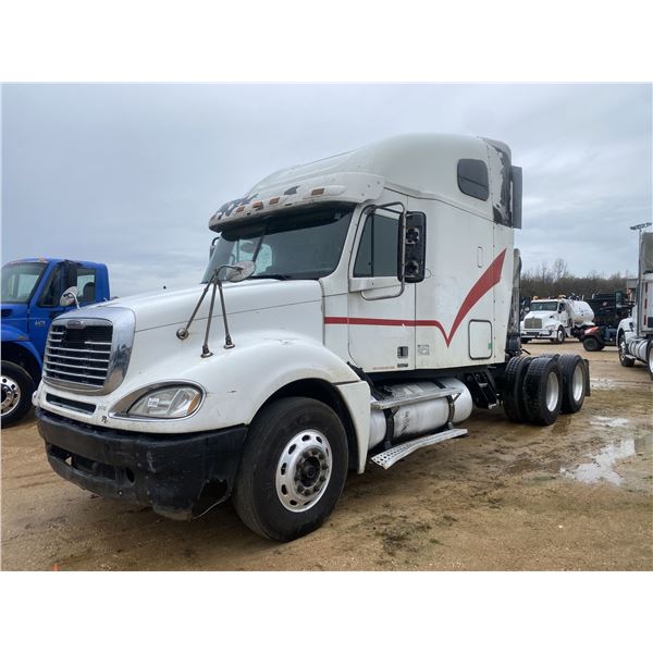 2007 FREIGHTLINER COLUMBIA Sleeper Truck