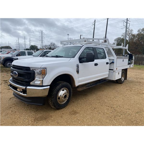 2021 FORD F350 XL Flatbed Truck