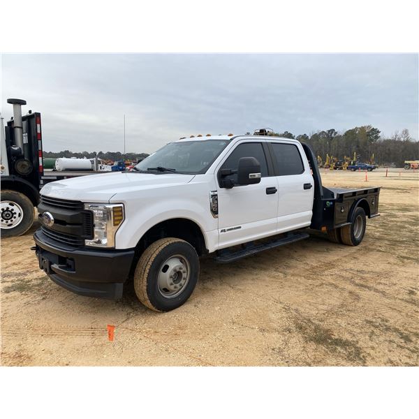 2019 FORD F350 XL Flatbed Truck