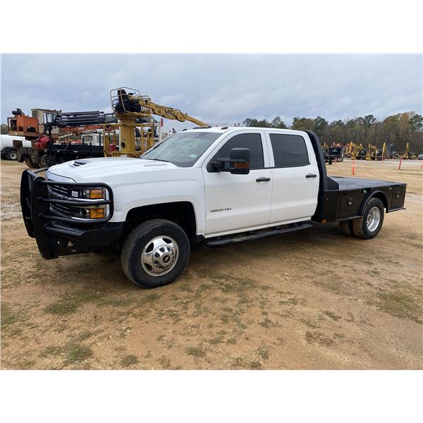 2018 CHEVROLET 3500 HD Flatbed Truck
