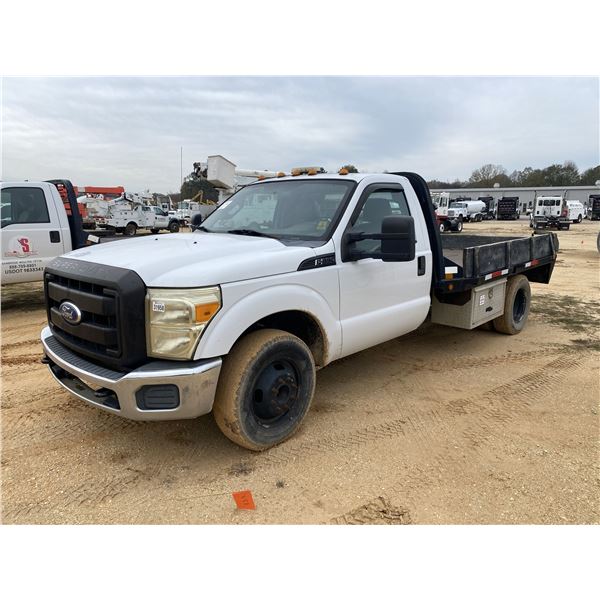 2011 FORD F350 XL Flatbed Truck