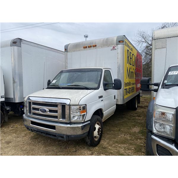 2013 FORD E350 Box Truck