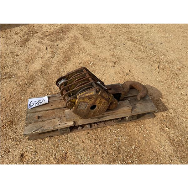 JOHNSON 19 TON (4) SHEAVE HOOK & PULLEY