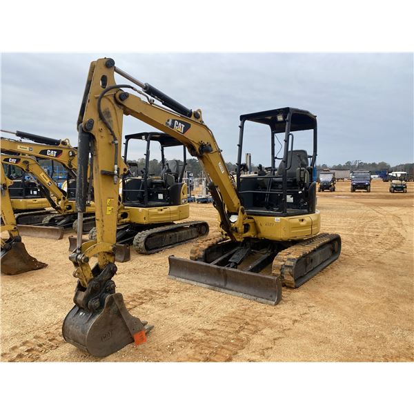 2015 CAT 303.5E2 CR Excavator - Mini