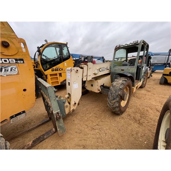 GEHL DL-8L 42 Forklift - Telehandler