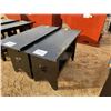 Image 1 : 28" x 60" METAL TABLE