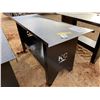 Image 2 : 28" x 60" METAL TABLE