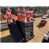 Image 1 : (25) SAFETY CONES